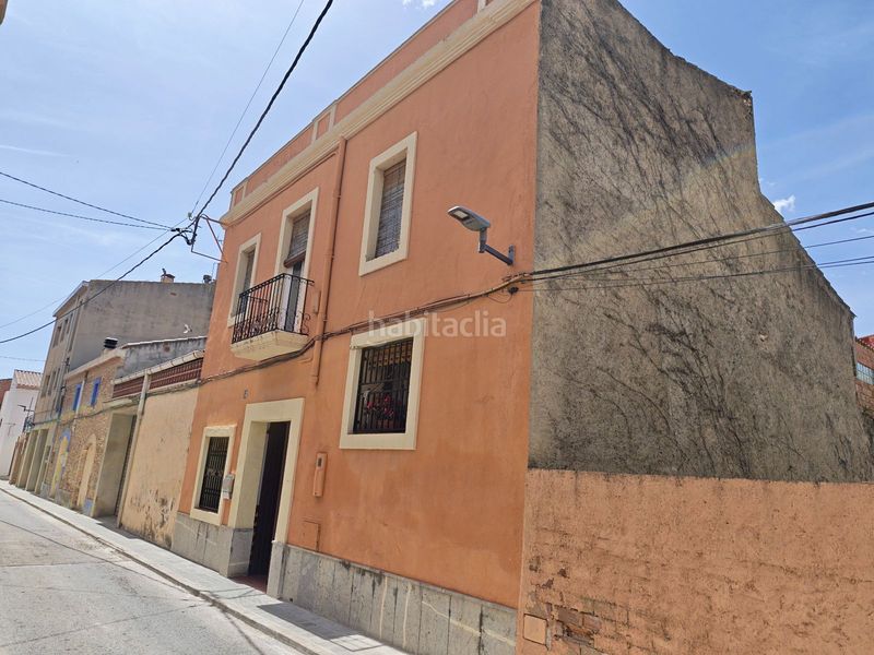 Foto 20fd1e4f-c264-4e8a-8ce9-1d54df5571f8. Casa adossada a Llorenç del Penedès