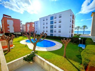 Flat  Cossetania. Estupendo piso en la playa con piscina comunitaria