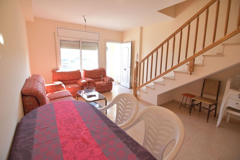 Foto dd91dad3-58e4-46fb-9826-893c7fc052d0. Casa adossada a Santa Oliva