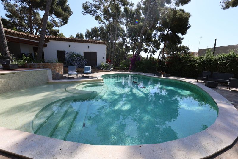 Foto a98557a1-1542-498d-8a16-32956916b231. Xalet amb calefacció aparcament piscina a Roda de Barà