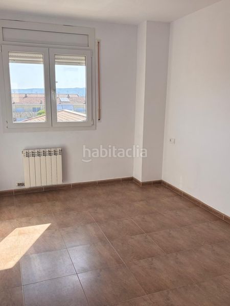 Foto a30d4e4c-022f-4332-809f-f14886e8ac47. Casa adossada amb calefacció aparcament a Bellvei