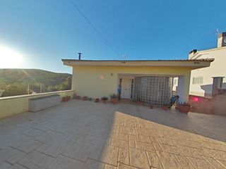 Chalet  Claudio coello. Chalet en venta en la bisbal del penedes