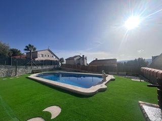 Chalet  Miquel costa i llobera. Casa independiente en oasis park el vendrell
