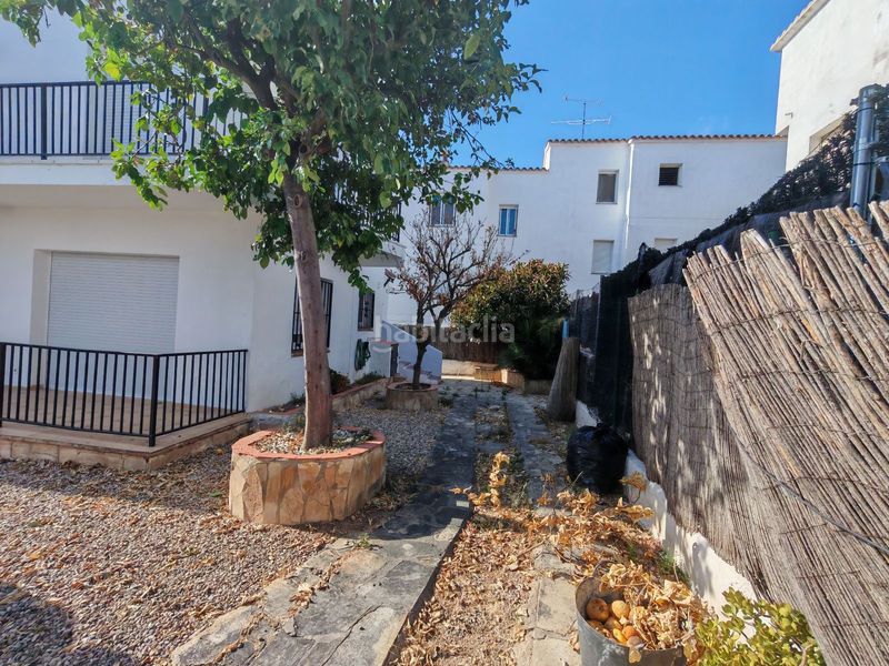 Foto 4115731d-5848-4715-8839-96ee3c4c6a85. Casa aparellada amb calefacció a Segur de Calafell nucli urbà Segur de Calafell