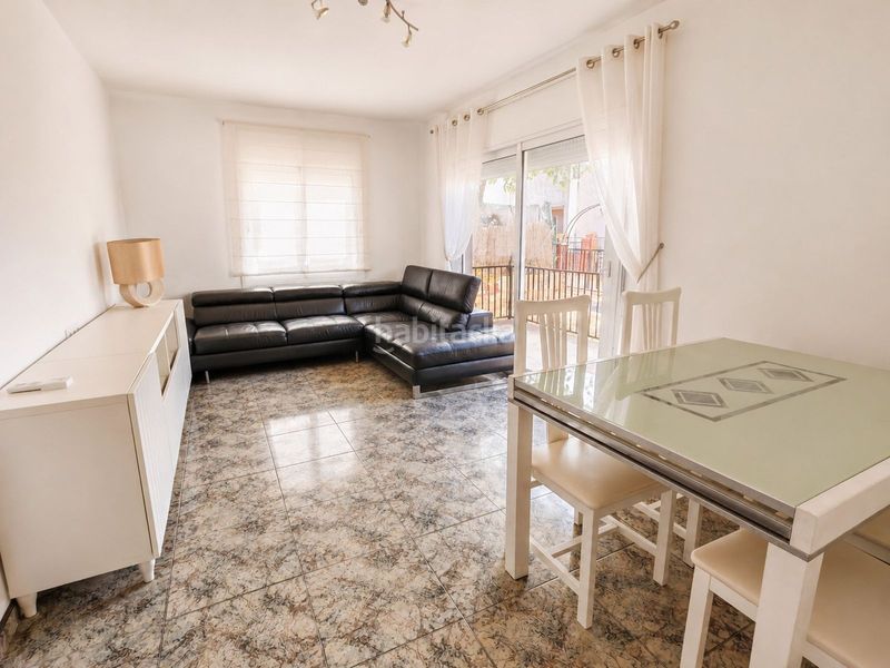 Foto 490f38bf-9458-4b05-bca1-7ab731b0b921. Casa aparellada amb calefacció a Segur de Calafell nucli urbà Segur de Calafell