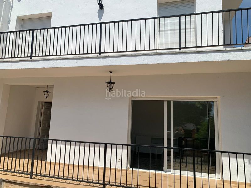 Foto 94d2120f-ffbf-4214-b913-3eab653f8ec1. Casa aparellada amb calefacció a Segur de Calafell nucli urbà Segur de Calafell