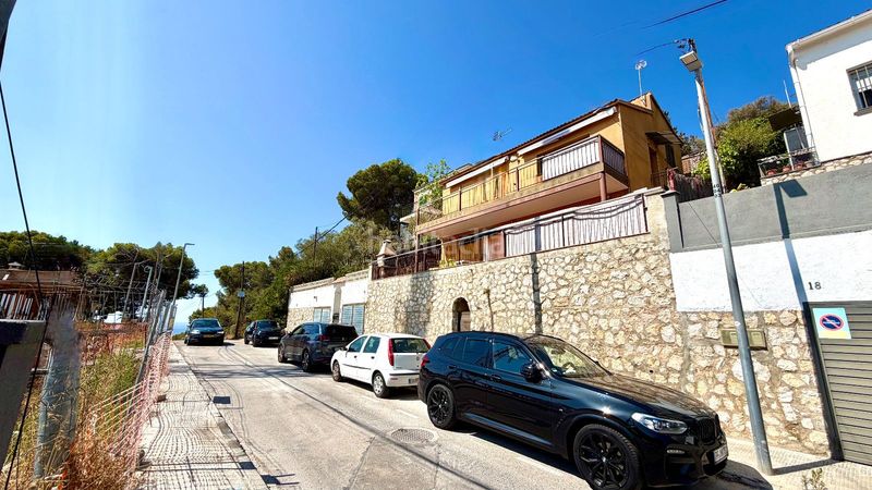 Foto 945c175e-542b-40b1-9629-7ca92c161306. Xalet amb calefacció aparcament piscina a Segur de Calafell nucli urbà Segur de Calafell