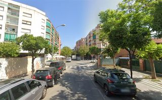 Pis  Carretera aviacio. Piso ocupado de 49 m junto al metro cèntric en el prat de llobre