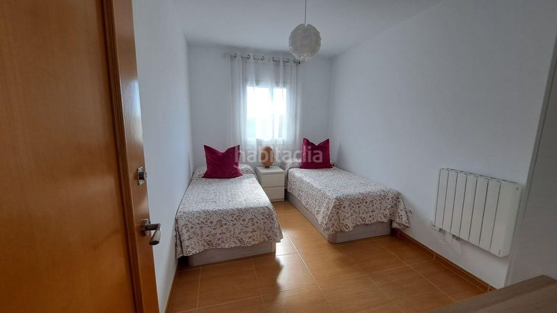 Foto 43a02db2-c0ec-4d85-8b6d-b037412e5bf4. Casa aparellada amb calefacció aparcament piscina a Segur de Calafell