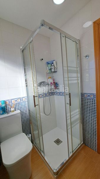 Foto 4f48ce30-f74a-43f8-b19f-0e5fd41b3ca5. Casa aparellada amb calefacció aparcament piscina a Segur de Calafell