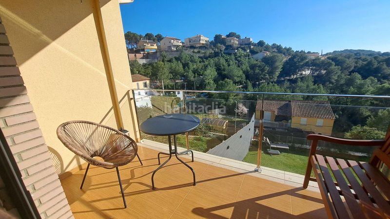 Foto 51bf4b2e-ca44-48ee-864f-ab738b09bae6. Casa aparellada amb calefacció aparcament piscina a Segur de Calafell