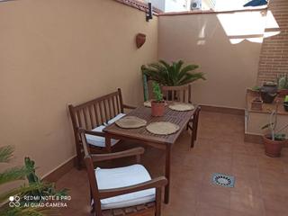 Casa adossada a Puerta de Murcia-Colegios. Adosado bonito con patio y terraza