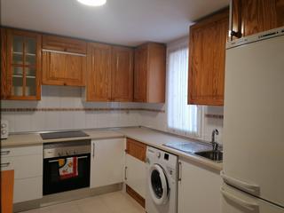Location Appartement à Puerta de Murcia-Colegios. Piso de alquiler de 3 dormitorios!
