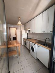 Pis a Urbanización San Isidro. Amplio piso en ocaña con balcón