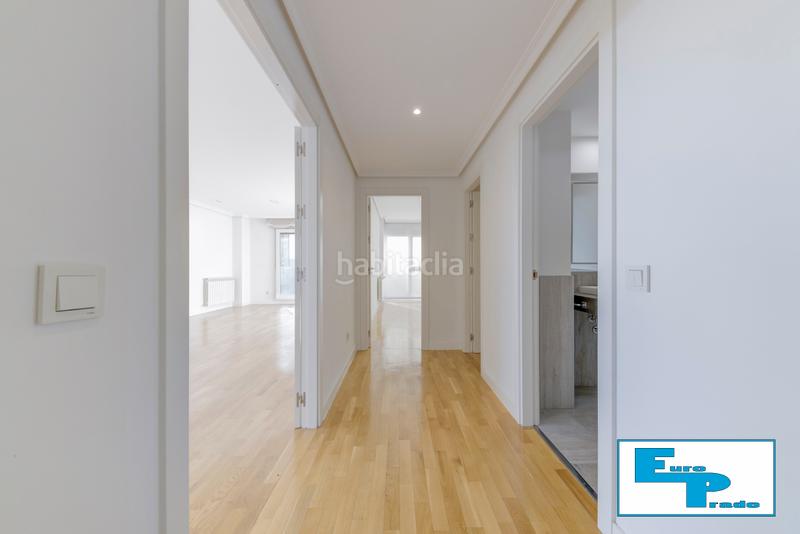 Foto b827e3e0-c874-4c84-b6de-bf6d4263034b. Piso ***categoria distincion y con todo lo soñado***tu ilusion cumplida . te enamorará!!! en Madrid
