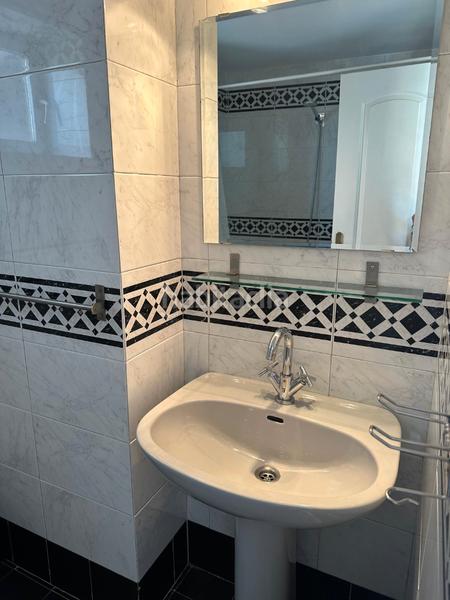 Foto cad6a2d5-6e04-4587-ae1c-e3c045e509a3. Piso ¡¡¡el piso que buscas!! idela para iniciar una forma de vida. con todo. prestaciones, servicios y en la mejor zona de pozuelo en Pozuelo de Alarcón