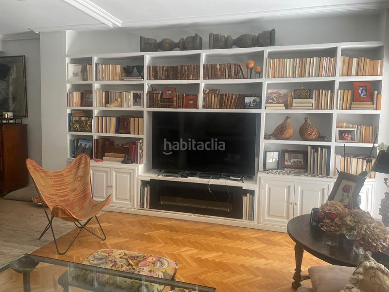 Foto 27b9250f-1f4d-4a80-bc70-a1cc49588f92. Piso ***tu forma de vida soñada! . te enamorará este bajo con jardin privativo en urbanizacion en Pozuelo de Alarcón