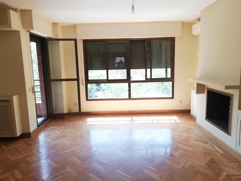 Foto 6fb536d6-3e4b-496e-bd28-072f14e7a71f. Rent flat with fireplace heating parking pool in Avenida Europa Pozuelo de Alarcón