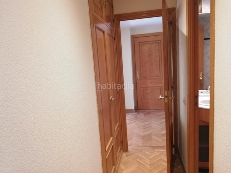 Foto b043b299-008c-4f76-a0d4-2eda5608e1b9. Rent flat with fireplace heating parking pool in Avenida Europa Pozuelo de Alarcón