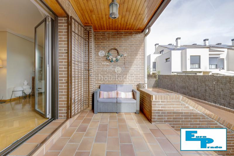 Foto 1c1d4bbb-f27f-460a-b13b-21a4cde18f94. Casa aparellada amb xemeneia calefacció aparcament piscina a Rozas de Madrid (Las)