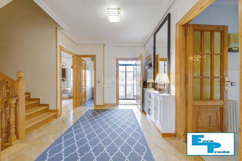 Foto 20a65ec9-e268-4d40-a4dc-ea25c8a3a4d4. Casa aparellada amb xemeneia calefacció aparcament piscina a Rozas de Madrid (Las)