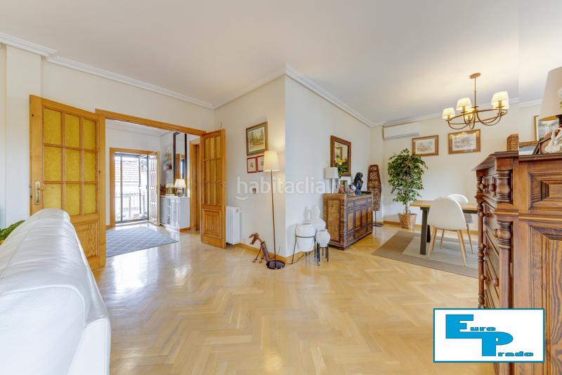 Foto 57f687c6-400c-4364-b44a-d24e8a59d594. Casa aparellada amb xemeneia calefacció aparcament piscina a Rozas de Madrid (Las)