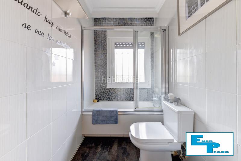 Foto 8166462d-bae0-4f32-88d2-b46acc634115. Casa aparellada amb xemeneia calefacció aparcament piscina a Rozas de Madrid (Las)