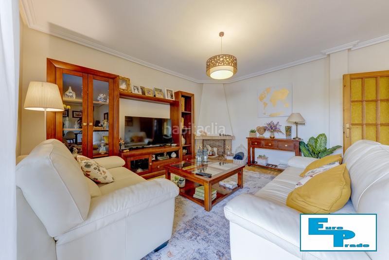 Foto adcca600-6a21-4f88-a08f-2f401087d4e3. Casa aparellada amb xemeneia calefacció aparcament piscina a Rozas de Madrid (Las)