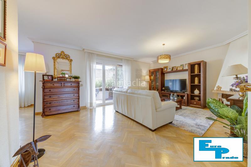 Foto dbe311d5-24b2-4966-8f80-526f3ee43c80. Casa aparellada amb xemeneia calefacció aparcament piscina a Rozas de Madrid (Las)