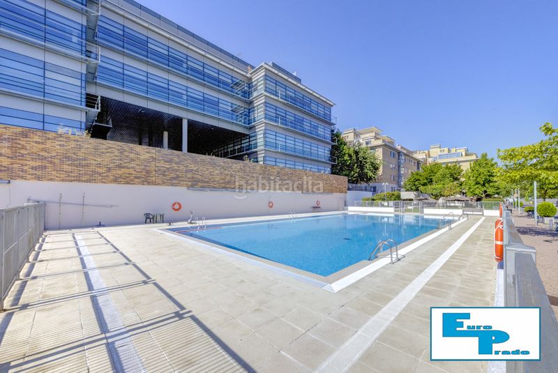 Foto f4ac2b4c-aeb3-452a-aa31-44f7e5e046bd. Àtic amb calefacció aparcament piscina a Aravaca Madrid