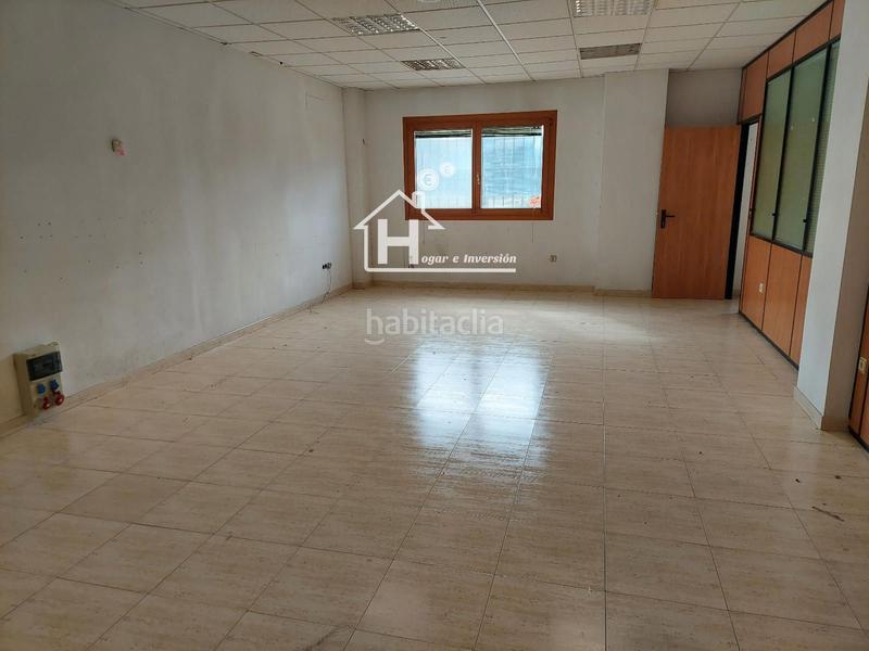 Foto 04151ccc-832e-4925-b7e4-2e6f7894fc02. Local comercial  , dividido en oficinas y salas, con iva deducible en Guadalajara