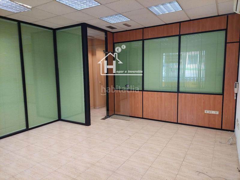 Foto 94ca6da8-e627-42f4-af09-df302a33ad6e. Local comercial  , dividido en oficinas y salas, con iva deducible en Guadalajara
