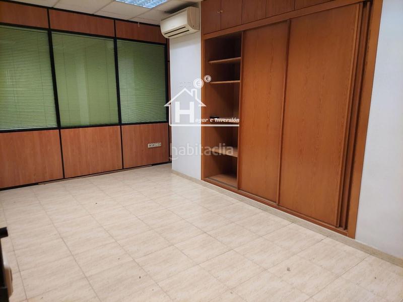 Foto 9fa86ae3-edbd-4c77-8f3b-6de821dbb3fa. Local comercial  , dividido en oficinas y salas, con iva deducible en Guadalajara