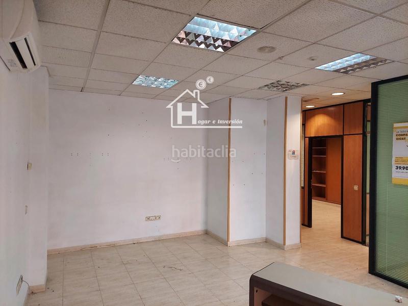 Foto a15277a5-169f-4859-9af8-7f5d64cf0662. Local comercial  , dividido en oficinas y salas, con iva deducible en Guadalajara