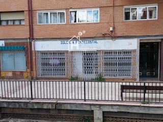 Local Comercial a Brianda de mendoza y luna 16. Local diáfano cercano a estación de autobuses y cuesta del matad