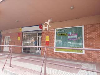 Location Local commercial  Antonio buero vallejo. Local comercial en guadalajara, dividido en oficinas y salas, co