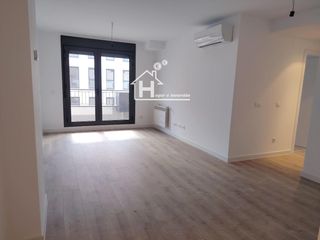 Rent Flat  Robledal. Piso de 2 dormitorios y 2 baños nuevo a estrenar