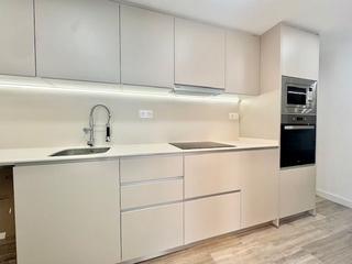 tic  Escola pia. Atico en venta en centro, 3 dormitorios.