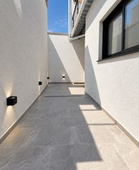 Erdgeschoss  Carrer de ferran casablancas. Planta baja recién reformada  2 dorm+ patio