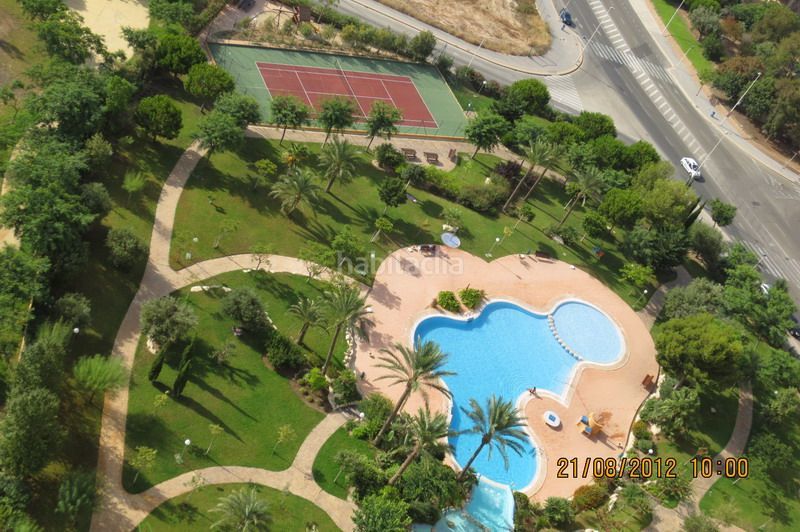 Foto 85c5be28-5ace-4f45-be0e-d77f61cc9e73. Pis amb piscina a Playa Poniente Benidorm