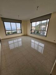 Alquiler Piso en Bulevar-Puerta Mítica. Se alquila gran piso en cala de finestrat