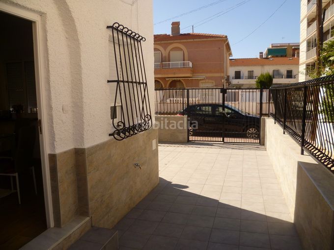 Foto a48dc625-7cb4-490c-8693-788624b11923. Casa amb calefacció a Gran Playa Santa Pola