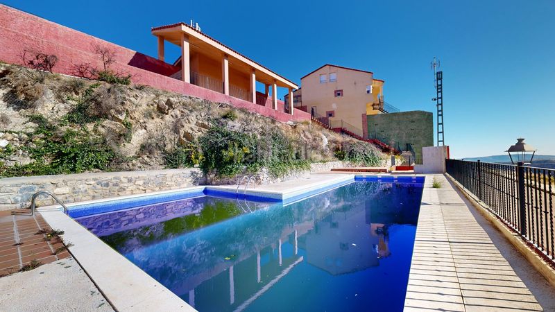 Foto 98c7a920-9590-40c2-8147-d06788f198dd. Casa adossada amb calefacció piscina a Torás