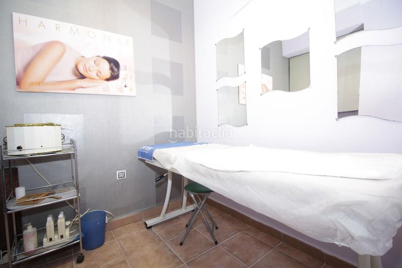 Foto 4ad397a9-405c-4f62-8dbc-7a7704f3a303. Alquiler local comercial local en alquiler antigua peluqueria en Torrent