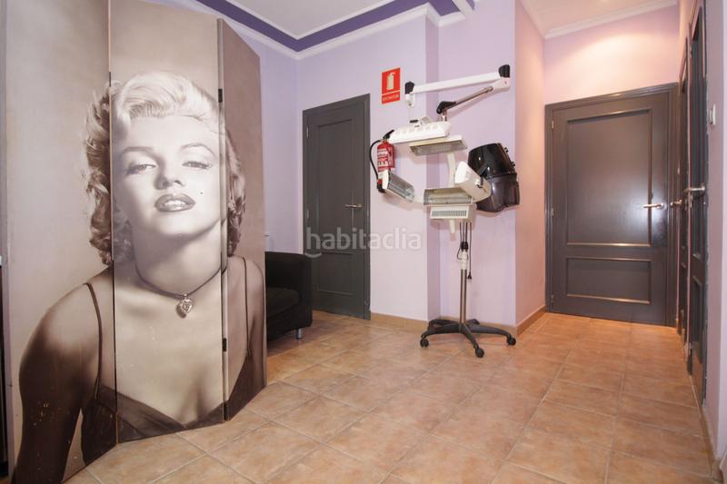 Foto ce601063-09d3-4b6c-aa2a-e4918d7b1cbd. Alquiler local comercial local en alquiler antigua peluqueria en Torrent