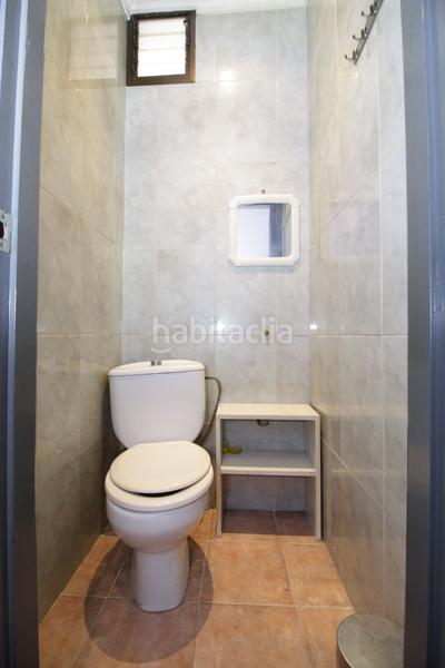 Foto dcf8f867-f7b2-4f2a-8398-6edfd87562a7. Alquiler local comercial local en alquiler antigua peluqueria en Torrent