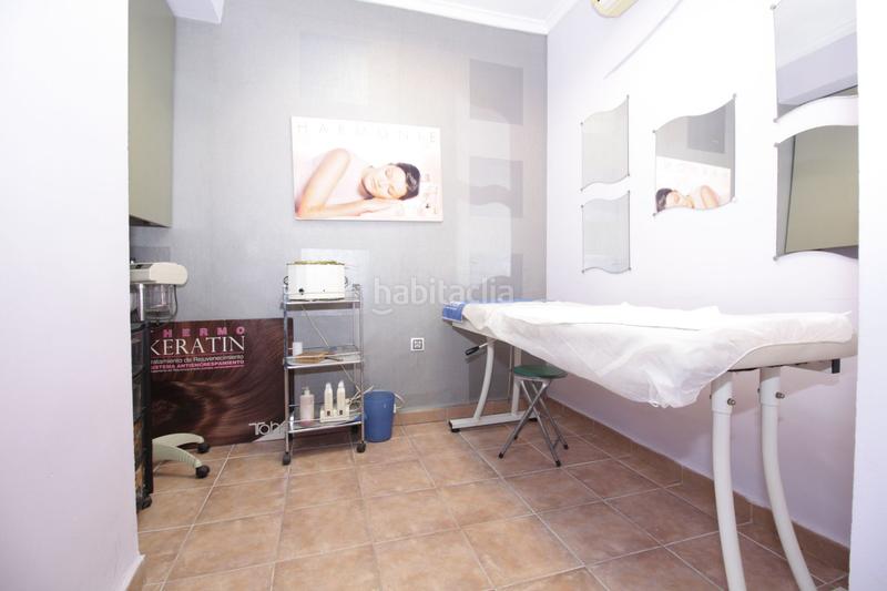 Foto fe53260b-f7c4-4b04-8603-576b53044b99. Alquiler local comercial local en alquiler antigua peluqueria en Torrent