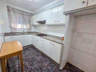 Appartement à Zona la Ermita. Piso en buena zona, solo para inversores !!!
