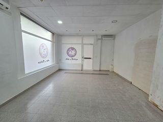 Lloguer Local Comercial a Picanya. Local esquineroen la zona ausias march de picanya