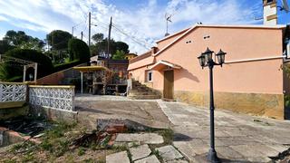 Maison à Vacarisses. Bonita casa toda en planta y reformada